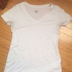 Women’s Basic white v neck T-shirt